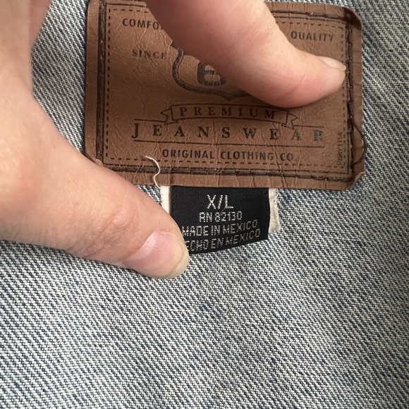 Hand painted butter jean jacket! - Picture 6 of 6